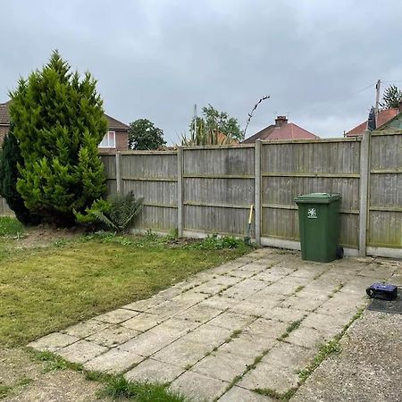Entire Ground Floor Apartment In Watford Watford  Exteriér fotografie