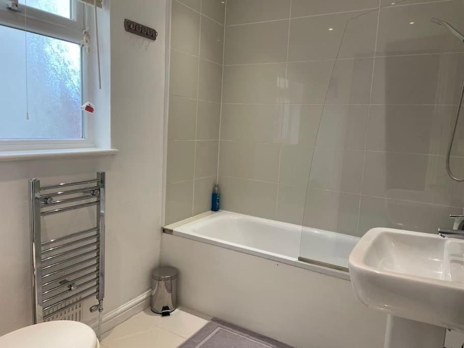 Entire Ground Floor Apartment In Watford Watford  Exteriér fotografie