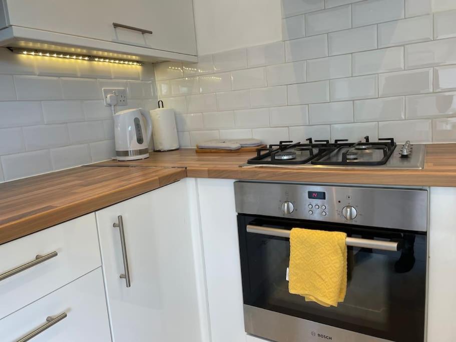 Entire Ground Floor Apartment In Watford Watford  Exteriér fotografie