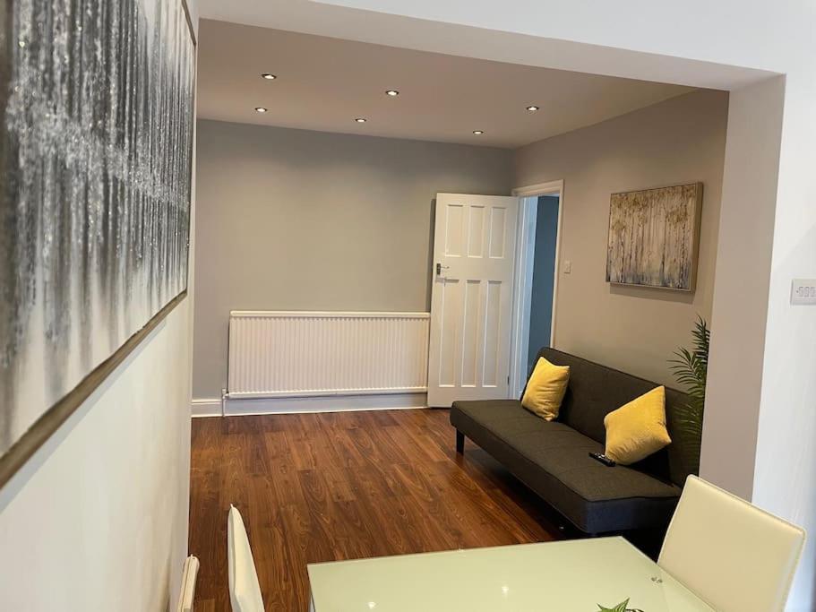 Entire Ground Floor Apartment In Watford Watford  Exteriér fotografie